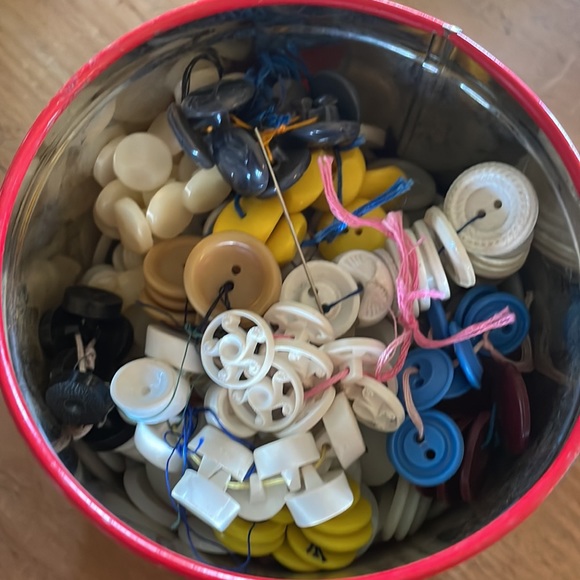 Vintage Buttons and Pattern - Picture 6 of 11